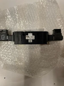 Parker Schrader Bellows B551ACB49C Solenoid Valve - Picture 1 of 3