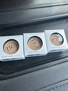 Lote de 3 correctores TIGI crema mediana cosméticos profesionales 0,06 oz - Imagen 1 de 3