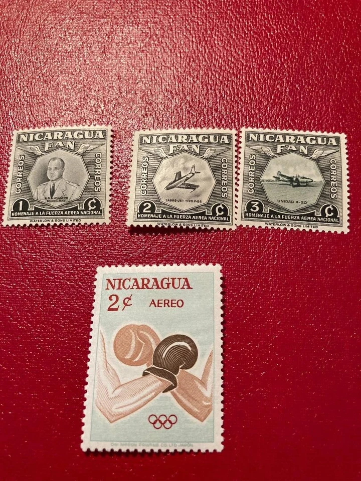Estampillas de Nicaragua 1954 aficionado a la aviación Juegos Olímpicos de 1964 boxeo Foto 1 de 1