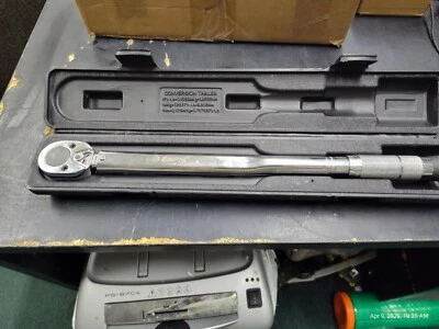 AMPRO 1/2” DR. MICRÓMETRO LLAVE DINAMOMÉTRICA AJUSTABLE 10-150 LBS T39913 Foto 1 de 4