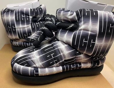 Botas cortas Ugg clásicas maxi longitud de onda con logotipo repelentes al agua UGGPlush para mujer 8 Foto 1 de 4