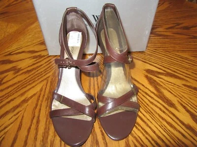 Worthington 棕色皮革扣 3.5 英寸高跟鞋凉鞋可选 8 米或 9 米 全新带盒 — 第 1/2 张图片