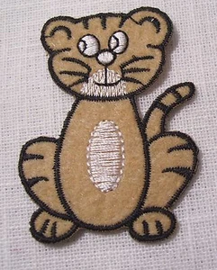 PATCH écusson thermocollant - CHATON ASSIS - 5 x 6,5 cm - Picture 1 of 1