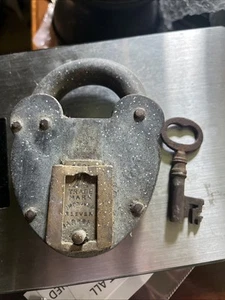 BARRONS PATENT LOCK - ANTIQUE LARGE SIZE PADLOCK - Picture 1 of 10