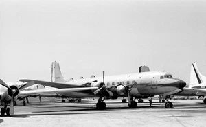 35MM ORIGINAL AIRCRAFT NEGATIVE N90738 EX AA AT OPA-LOCKA DC-6 1970 #8245 - Foto 1 di 1