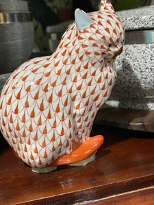 HEREND SEATED CAT IN RUST ORANGE FISHNET in New condition!! - Picture 1 of 1