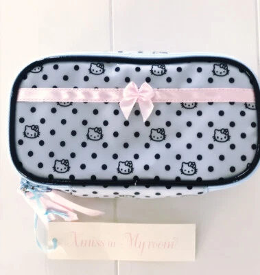 Bolso de cosméticos Sanrio Hello Kitty x Xmiss in My Room azul claro nuevo con etiquetas Foto 1 de 4