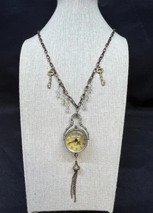 Reloj colgante bola de vidrio vintage antiguo collar de oro con cristales de acento y llaves - Imagen 1 de 8