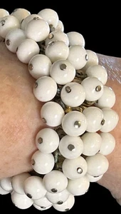 Vintage Cha Cha Stretchy Milk White Beaded Bracelet Japan - Picture 1 of 5