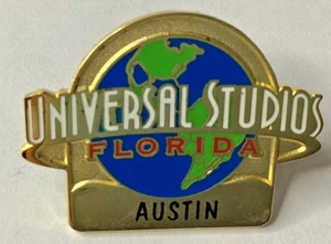 Prendedor de solapa con nombre Universal Studios Austin Florida Theme Park Y2K 2000 - Imagen 1 de 2