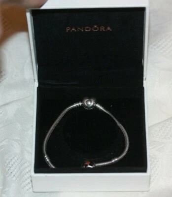 Pulsera PANDORA Corazón Cierre Serpiente Plata Esterlina y Mickey Mini Dije Beso Foto 1 de 4