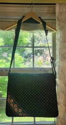 Vera Bradley Messenger Office Bag Purse Alpine Black Print L31 - Image 1 of 4