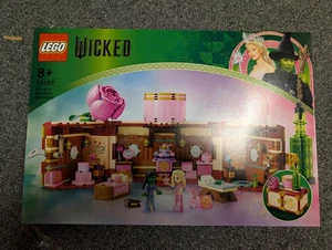 LEGO Wicked: Glinda & Elphaba's Dormitory (75683) - Neu in OVP - Kostenloser Versand - Bild 1 von 2