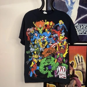 Camiseta gráfica mediana Spider-Man, Doctor Doom & Wolverine Marvel Mad Engine - Imagen 1 de 4