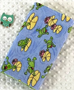 Handcrafted, Flannel, Blue Frog Print & Green Bubble Minky, Baby Burp Cloth - Picture 1 of 2