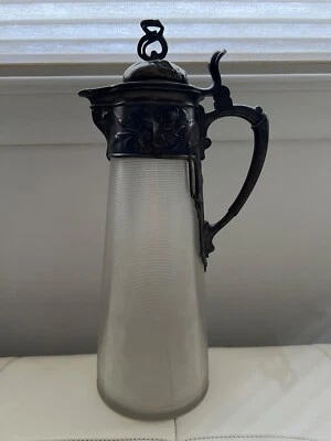 Antigua jarra Art Nouveau WMF de vidrio acanalado y latón con tapa con bisagras Foto 1 de 4