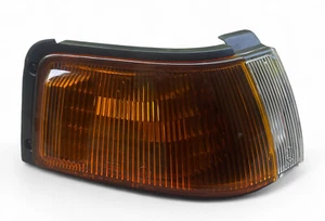 Front Right turn signal indicator parking lights For MAZDA 323 BG 1989-1994 - Picture 1 of 4