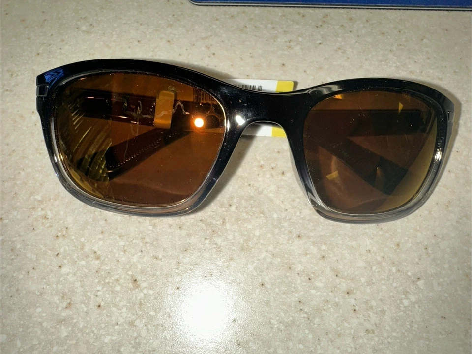 Wiley X Helix Gafas de Sol para Hombre Estuche, Correa Paño de Limpieza Sin Devoluciones Foto 1 de 4