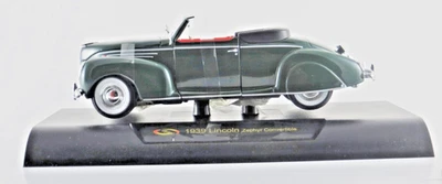1:32 Scale 1939 Lincoln Zephyr Convertible -  Green - Diecast - by Signature - Image 1 of 4