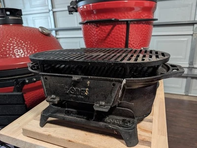 Churrasqueira vintage Lodge Sportsman's ferro fundido estilo Hibachi - Imagem 1 de 4