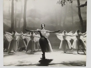 Ballerina Monica Mason Giselle 2. Akt Royal Ballet Corps de Ballet Vintage Foto - Bild 1 von 2