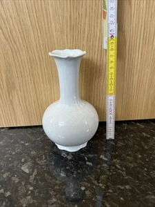 Blumenvase in schönen weiß - Bild 1 von 2
