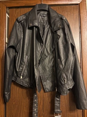 Chaqueta de moto New Look 2x nueva de cuero sintético negra Foto 1 de 3