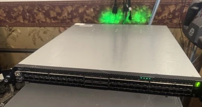 Conmutador empresarial Dell EMC S4148F-ON A03 48P licencia OS10 con rieles alimentación doble Foto 1 de 4