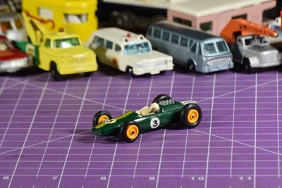 Matchbox 19d; Lotus 33 coche de carreras; verde, ruedas amarillas, RN3 Foto 1 de 4