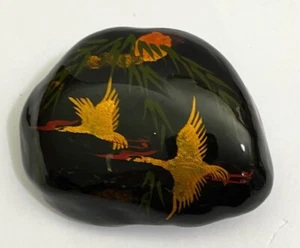 PAPER WEIGHT, HAND PAINTED & LACQUERED FLYING DUCKS - Picture 1 of 1