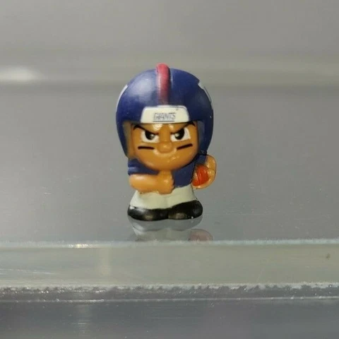 RARE 1" TALL NEW YORK GIANTS NFL TEENYMATES SERIES 2 RUNNING BACKS FIGURE Cover