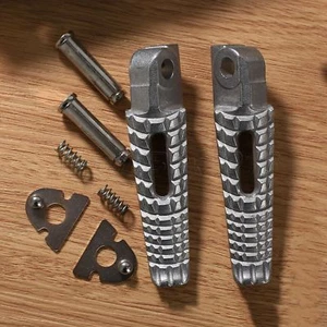 1 Pair Motorcycle Rear Footrests Foot Peg for Suzuki GSX-R1000 2001-2004 2002 03 - Picture 1 of 9