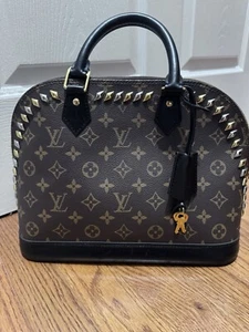 Louis Vuitton Damen Coated Canvas Monogram Macassar Studded Alma PM Handtasche - Bild 1 von 8