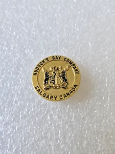 HUDSON'S BAY COMPANY - CALGARY CANADA PIN. - Picture 1 of 3