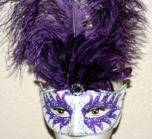 VENETIAN Mardi Gras Masquerade Ball SILVER PURPLE MASK w/ GLITTERS FEATHERS New - Picture 1 of 1