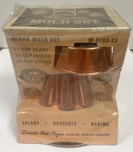Set Stampi Vintage 3 Pezzi MIRRO Coppertone Cuore Scanalato Gotico Nuovo con scatola NUOVO - Foto 1 di 4