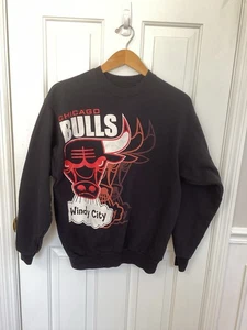 Vintage Chicago Bulls Medium Pullover Sweatshirt Black NBA Hanes Sportswear - Picture 1 of 8