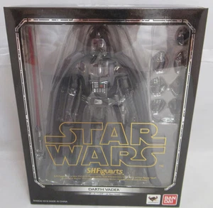 Bandai SH Figuarts Darth Vader (A NEW HOPE) - Picture 1 of 3