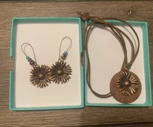 Sunflower Earrings And Necklace Set - Picture 1 of 4