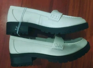 Old Navy Faux Leather Chunky Heel Loafers Women's Size 8 Bone White - Picture 1 of 4