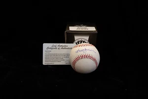 Von Reggie Jackson signiertes MLB Baseball Blatt authentisches Zertifikat #133122 - Bild 1 von 1