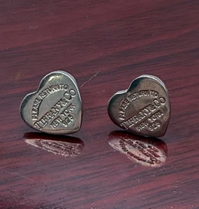 Tiffany & Co. Heart Return to Tiffany Stud Earrings Sterling Silver 925 Pair - Picture 1 of 3