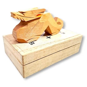 Japanischer Holzschnitzerei Sternzeichen Drache Tsurugaoka Hachiman Schrein Ittobori Deko D10 - Bild 1 von 11