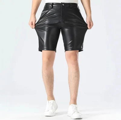 Hombres Pantalones Cortos de Cuero PU Cintura Elástica Informales Pantalones Cortos Cremallera Sexy Pantalones Cortos con Bolsillo Foto 1 de 4