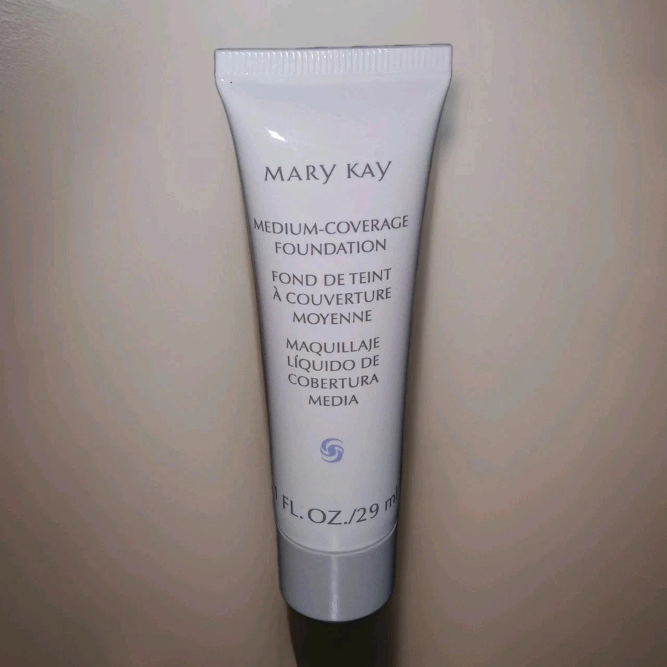 Mary Kay Medium Coverage Foundation Bronze 600 Normal to Oily Skin 1 oz Gray Cap - Image 1 of 1