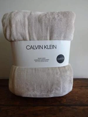 MANTA QUEEN DE GRAN TAMAÑO DE FELPA POLAR BEIGE CLARO CALVIN KLEIN Foto 1 de 4