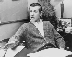 Johnny Carson During Interview 8x10 Reprint Of Old Photo - Picture 1 of 1