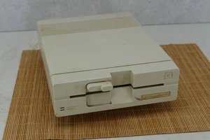 Commodore Floppy Disk Drive 1541-II floppy drive per C64 ++ buone condizioni - Foto 1 di 4