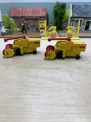2X Vintage Lesney Matchbox Combine Harvester 1977 Yellow Red - Used Condition - Image 1 of 4