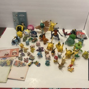 Pokemon gemischte Figuren + Pins Lot Modern/VTG + Pokemon Center Notizblöcke gemischt Lot! - Bild 1 von 15
